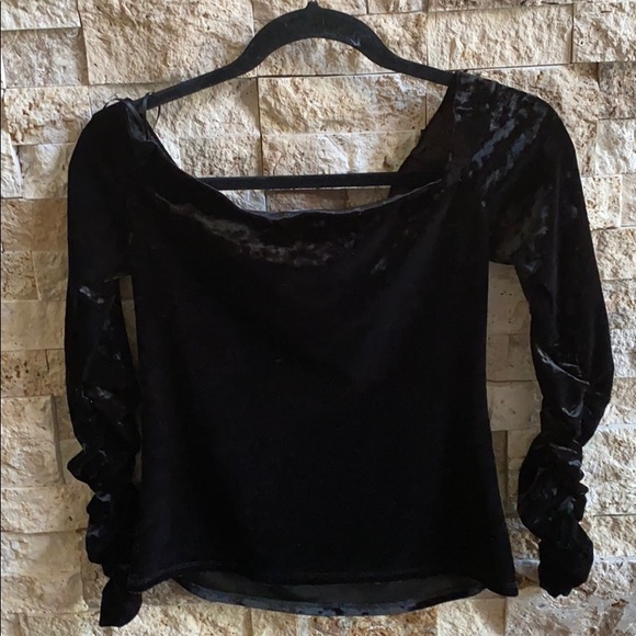 Off the shoulder Vince camuto  top - Picture 3 of 3